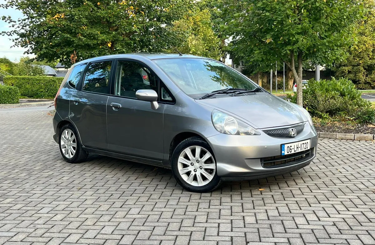 Honda Jazz Automatic 2006 1.3 Petrol new nct 9/26 - Image 2