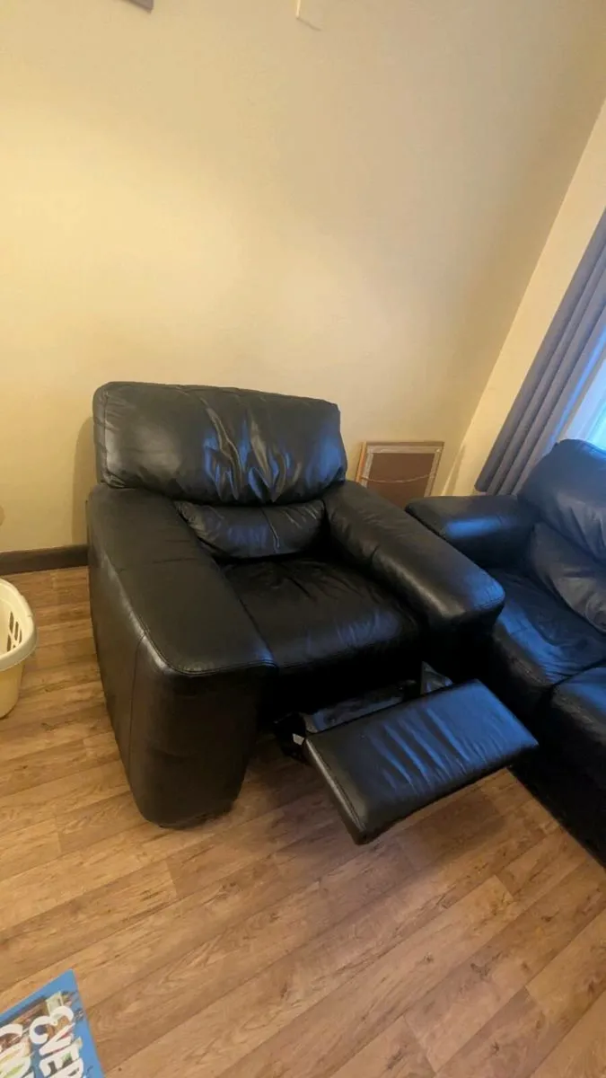 Leather 3 + 2 + 1 Suite of Furniture - Image 2