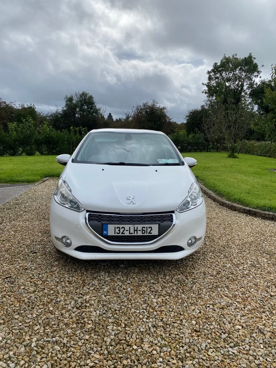 132 Peugeot 208 - Image 2
