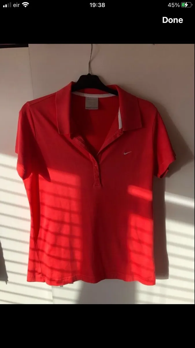 Ladies  Nike top size L €5 - Image 2