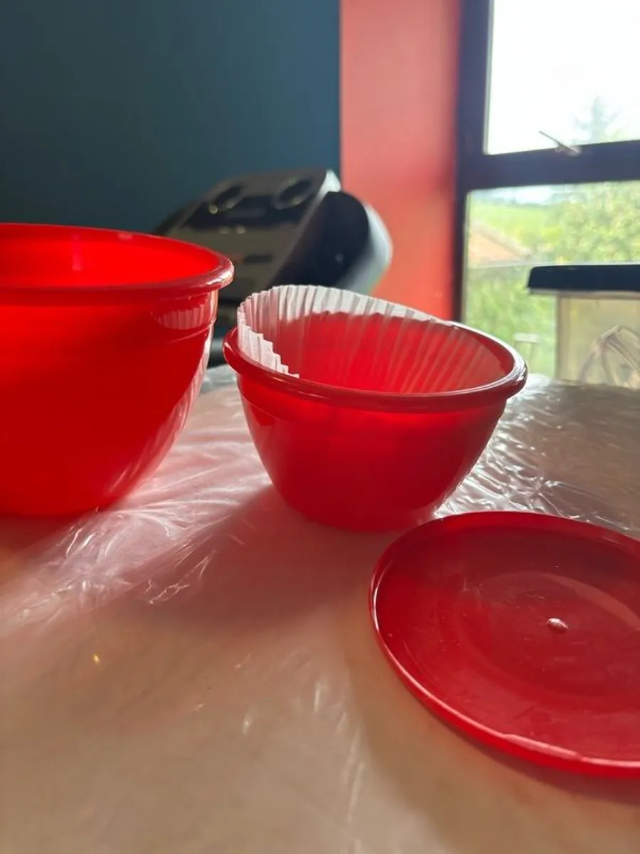 200 x 1lb Pudding Bowls with Liners & Lids - Image 3