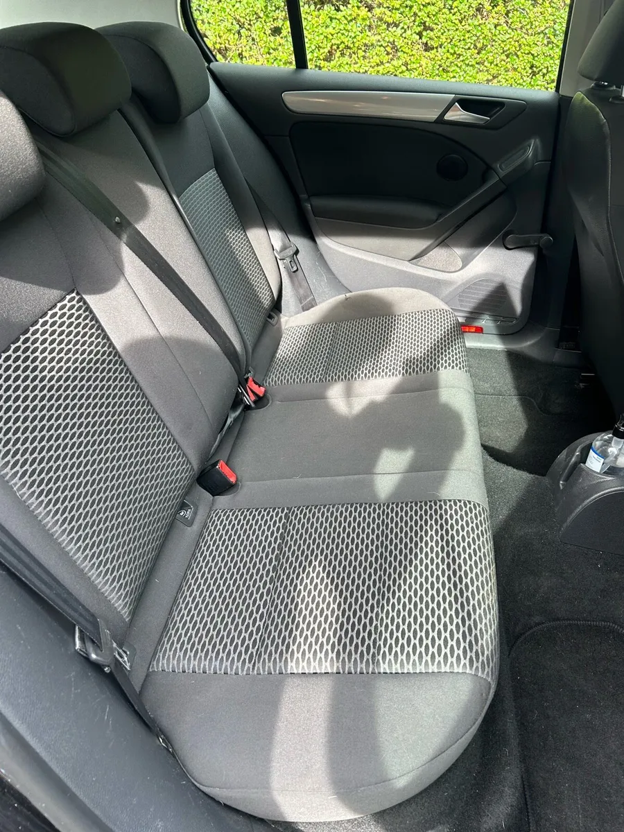 2010 Volkswagen Golf - Image 4