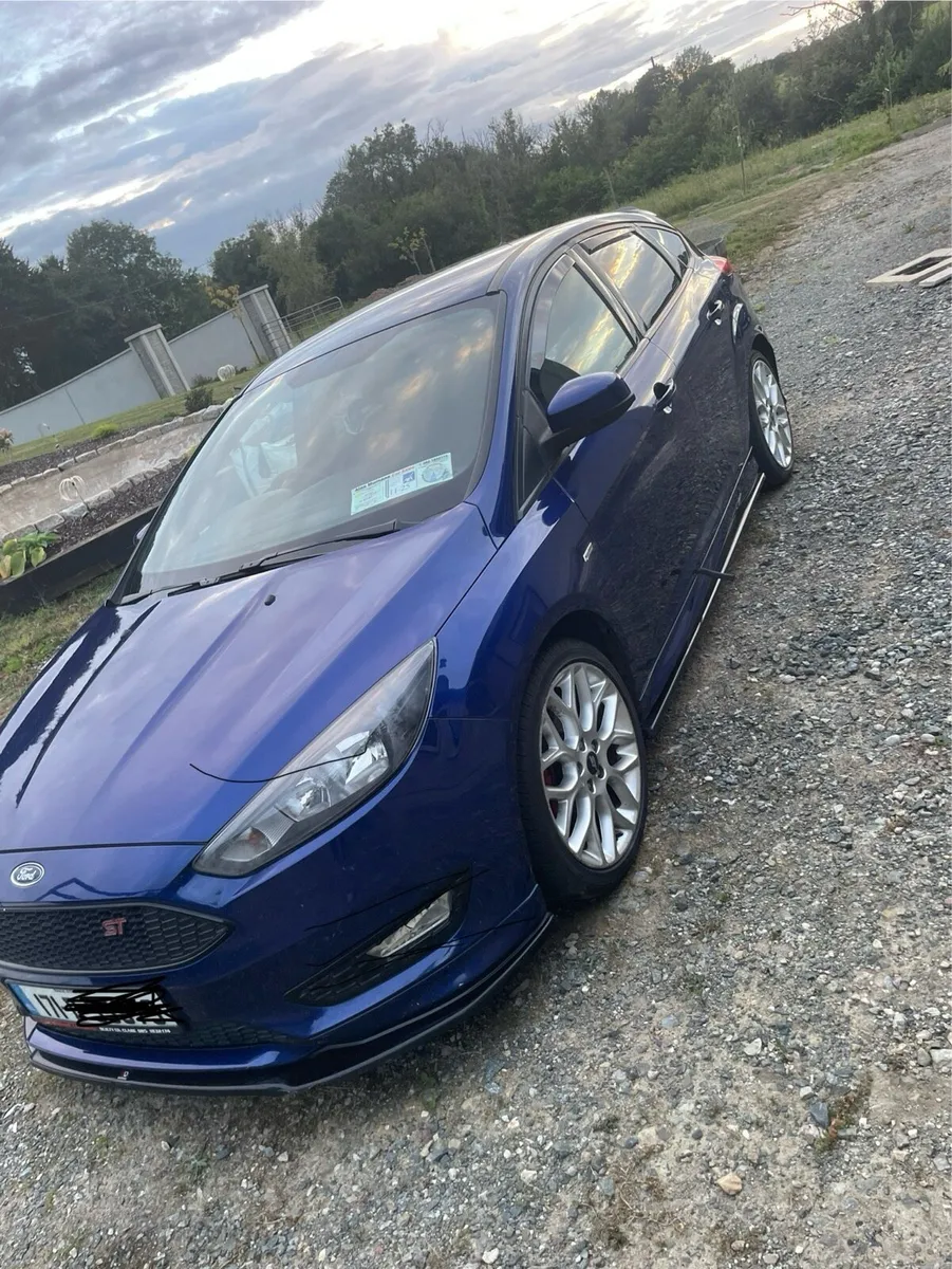 Car - Image 1
