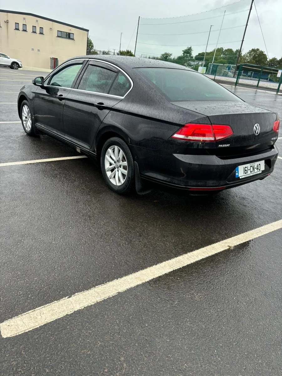 Volkswagen Passat - Image 1