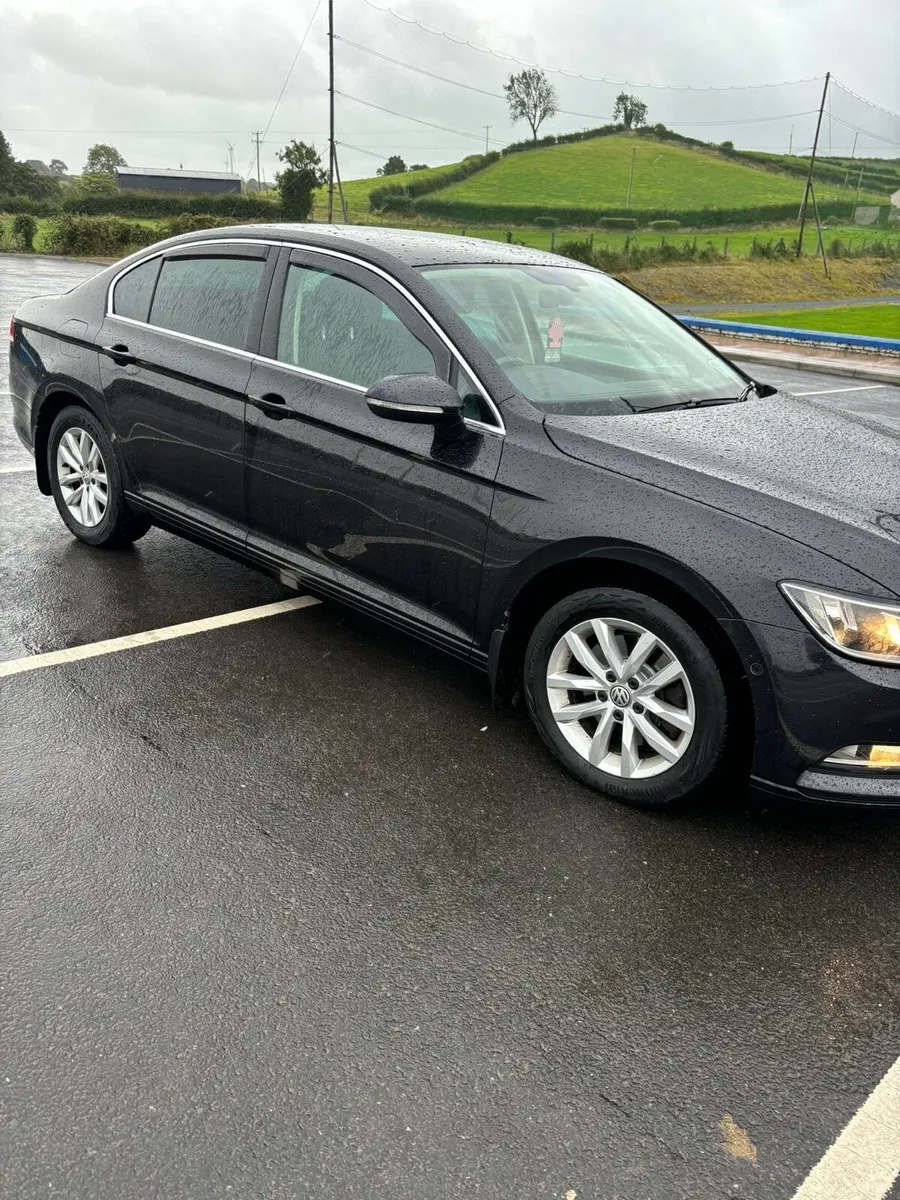Volkswagen Passat - Image 4