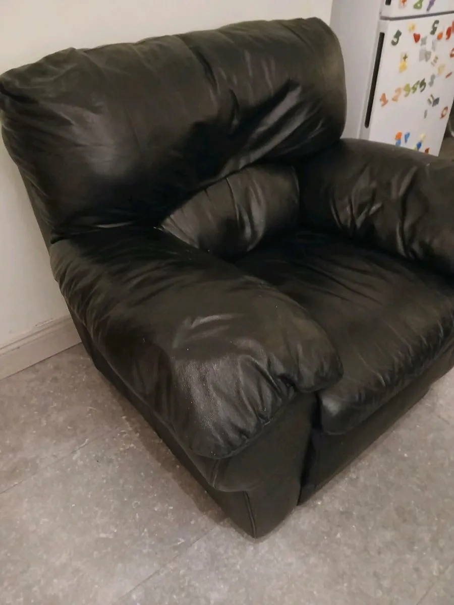 Single leather armchair - Image 1