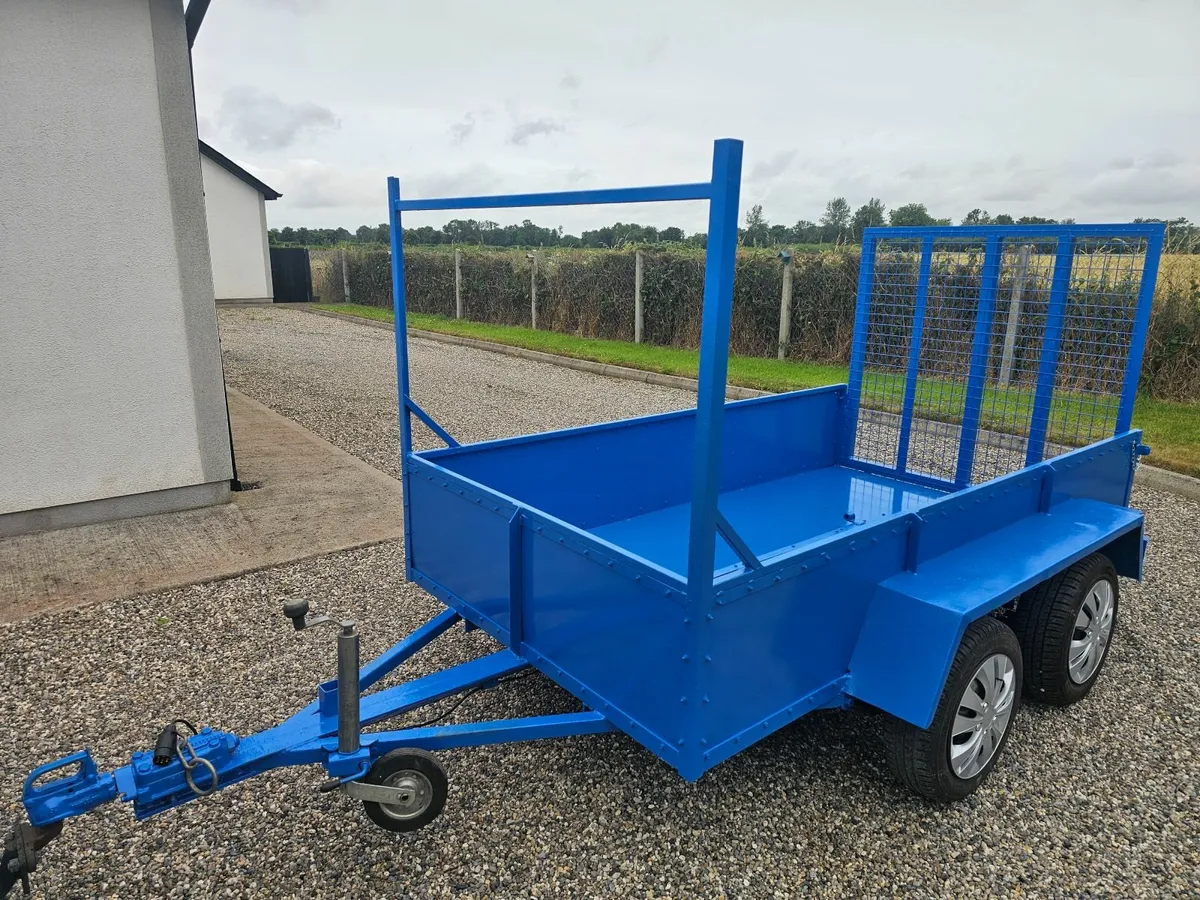 Twin Axle trailer 8'7"L x 4'8"W €1650