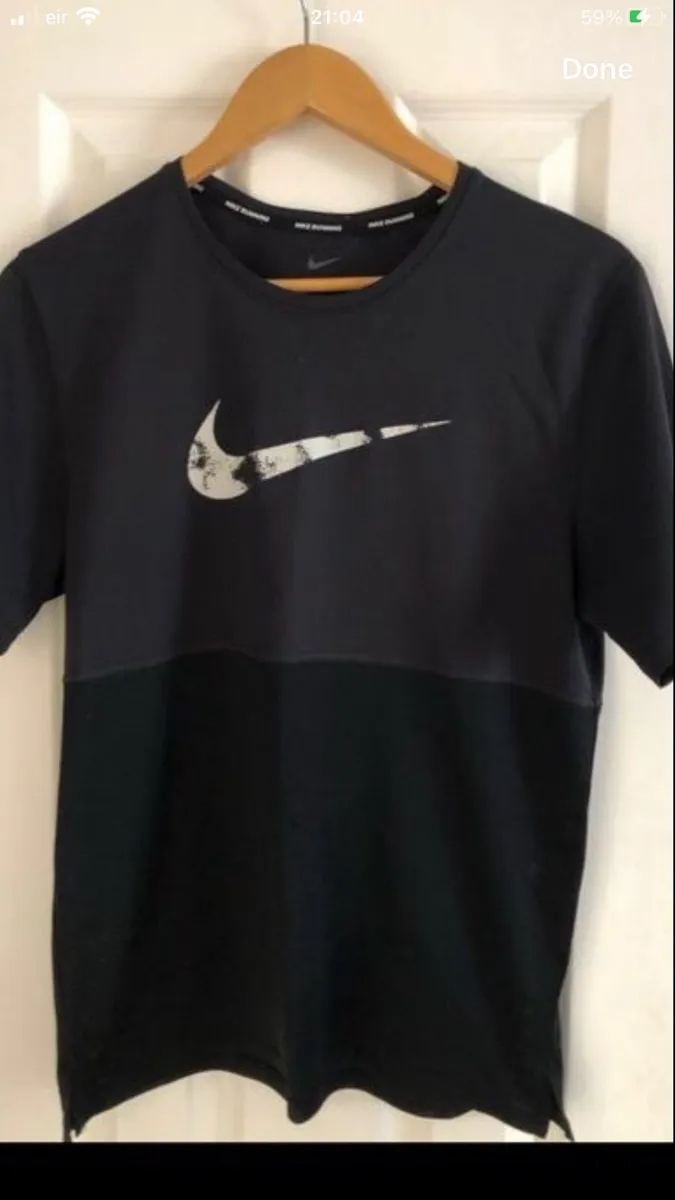 Mens Nike top size S €5 - Image 1