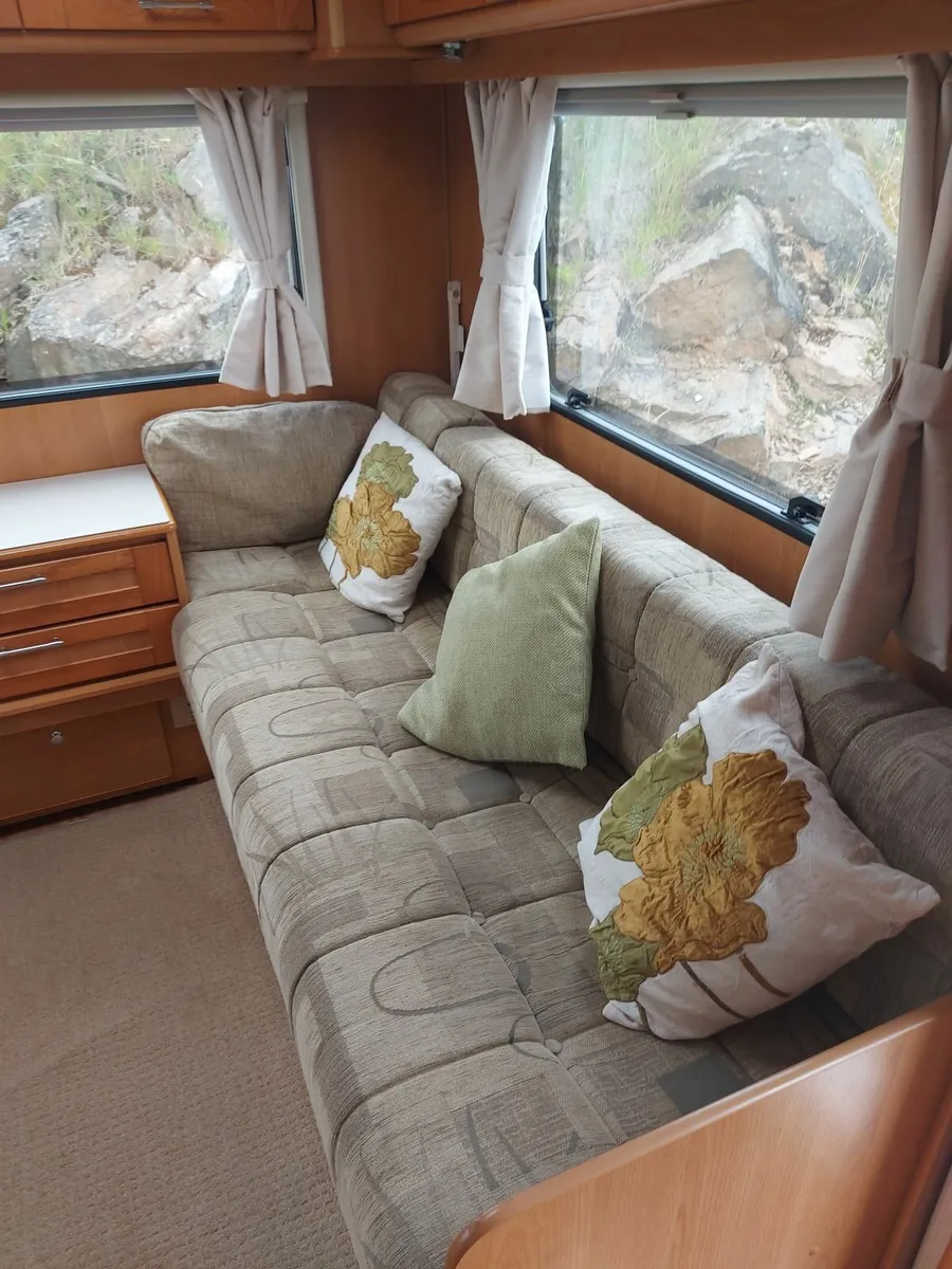 Caravan - Image 4
