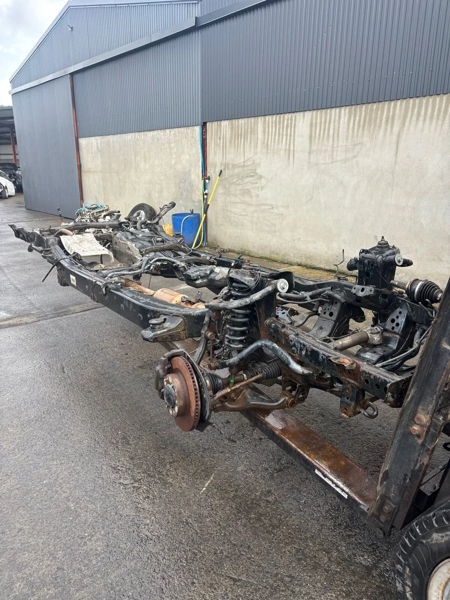 Toyota hilux chassis - Image 3