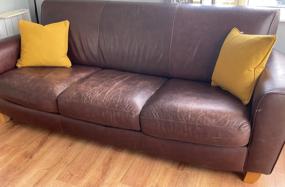 Leather couch for quick sale - Image 2
