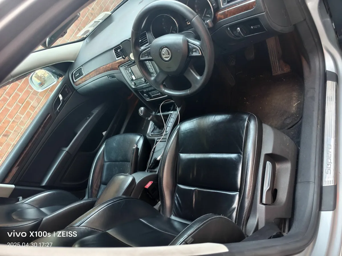 Skoda Superb 2015 - Image 2