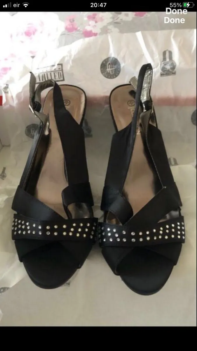 Ladies new shies size 7 €15 - Image 3
