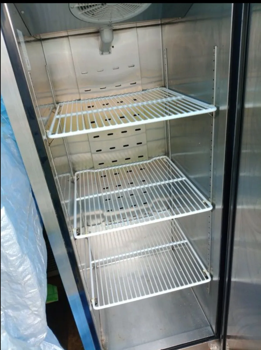 Commercial fridge - Image 2