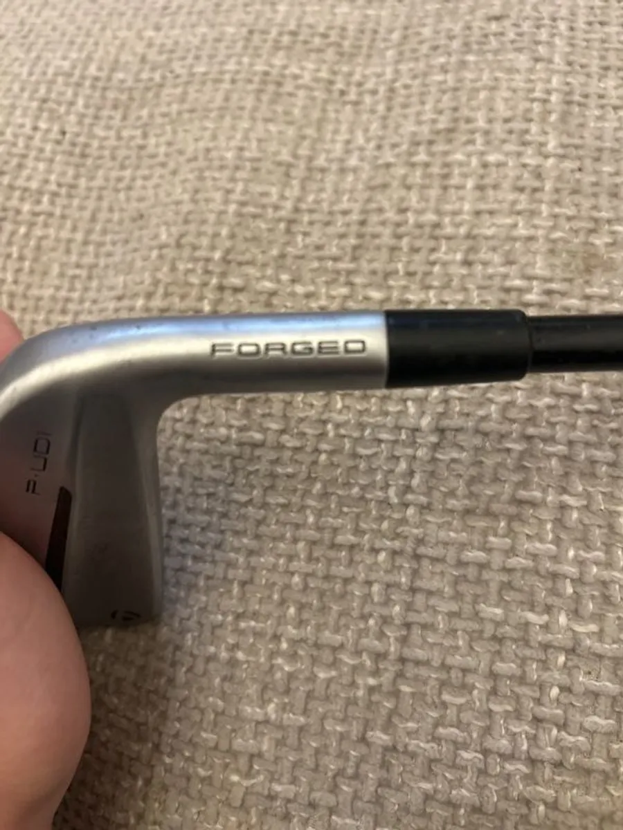 Taylormade 2 iron - Image 3