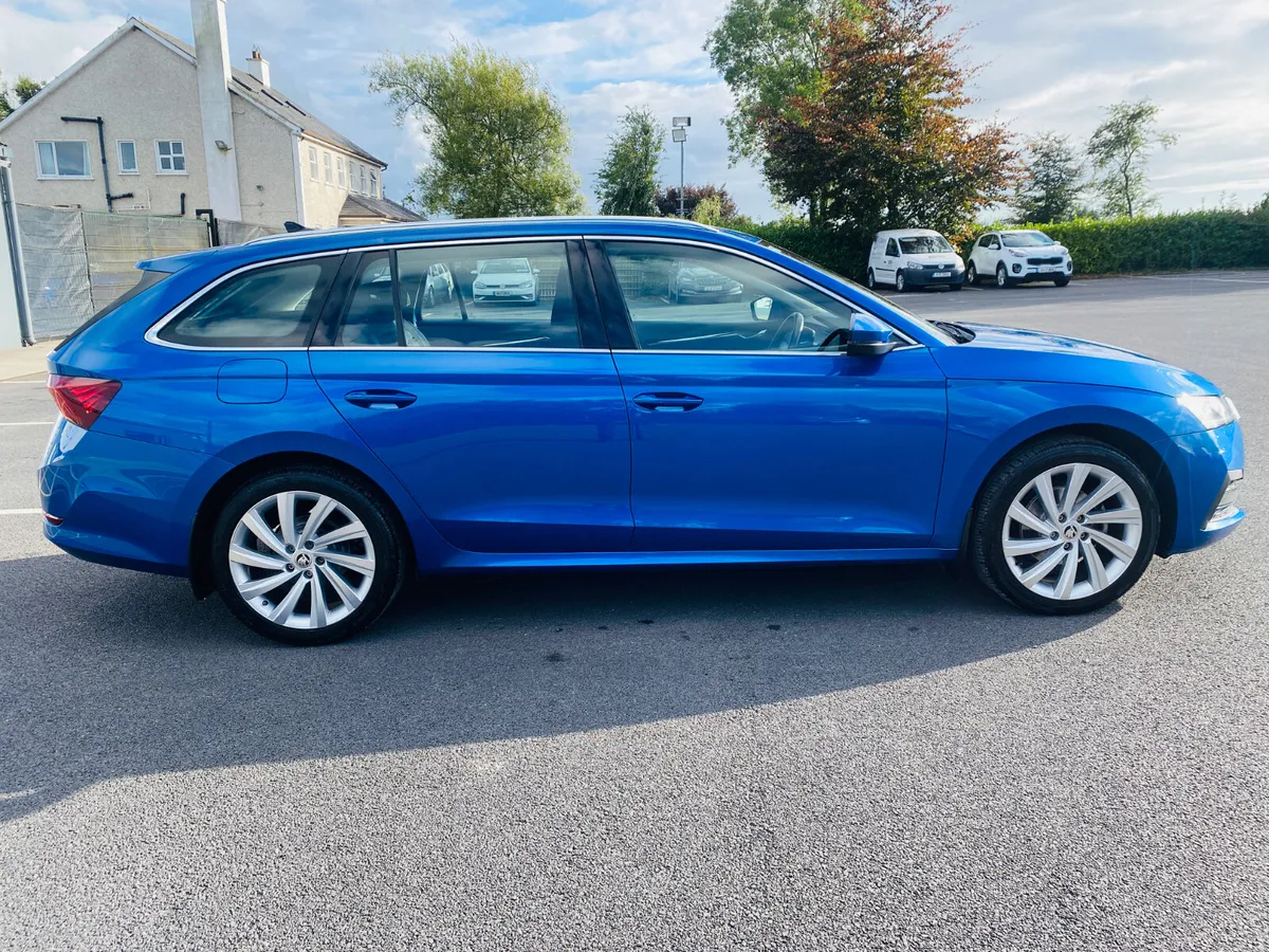 SKODA OCTAVIA ESTATE STYLE 2.0 TDI 2022 (221) - Image 4
