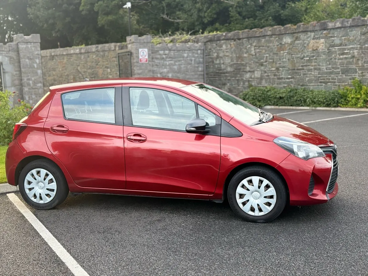 2015 TOYOTA YARIS - Image 2