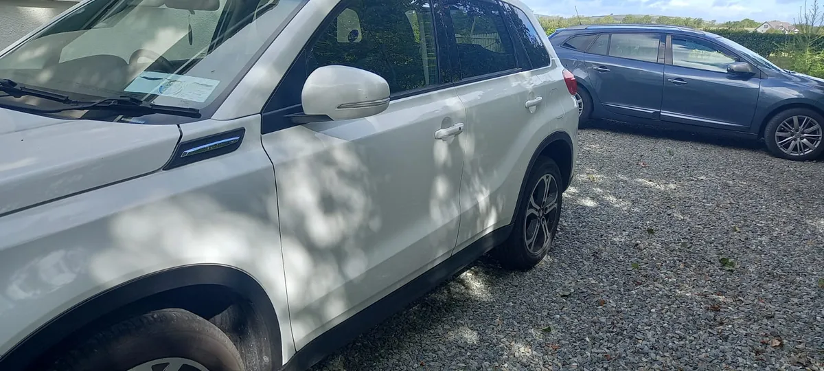 Suzuki Vitara 1.6 Petrol 2018 Like New - Image 3