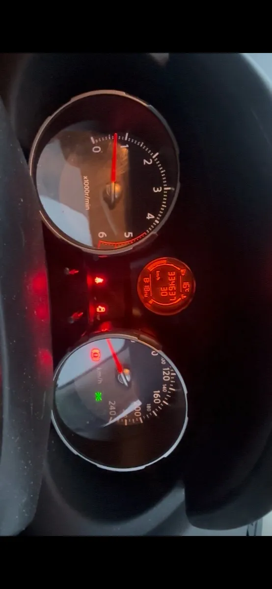 Nissan Qashqai 2011 - Image 3