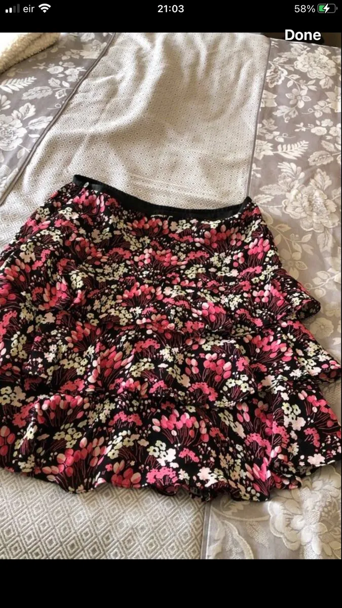 Ladies stunning skirt size 10 €10 - Image 2
