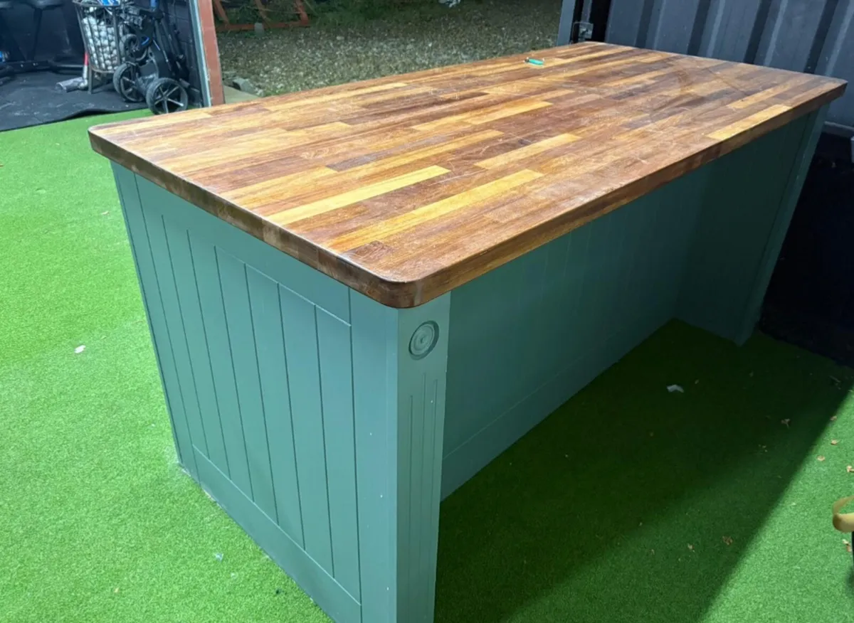 Kitchen Island - Image 2