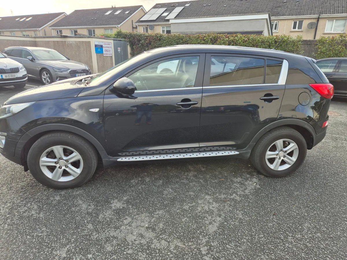 Kia Sportage 1.6 Petrol Manual. Service History - Image 3