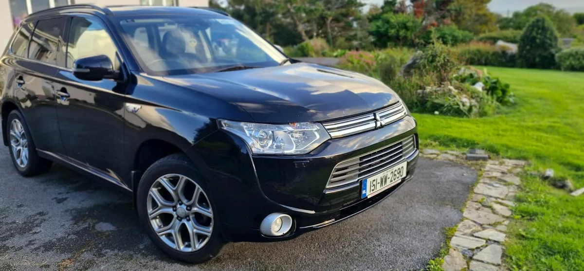 Mitsubishi Outlander 2015 - Image 1