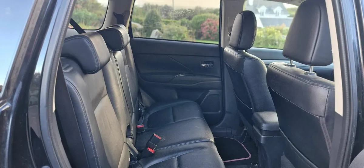 Mitsubishi Outlander 2015 - Image 4