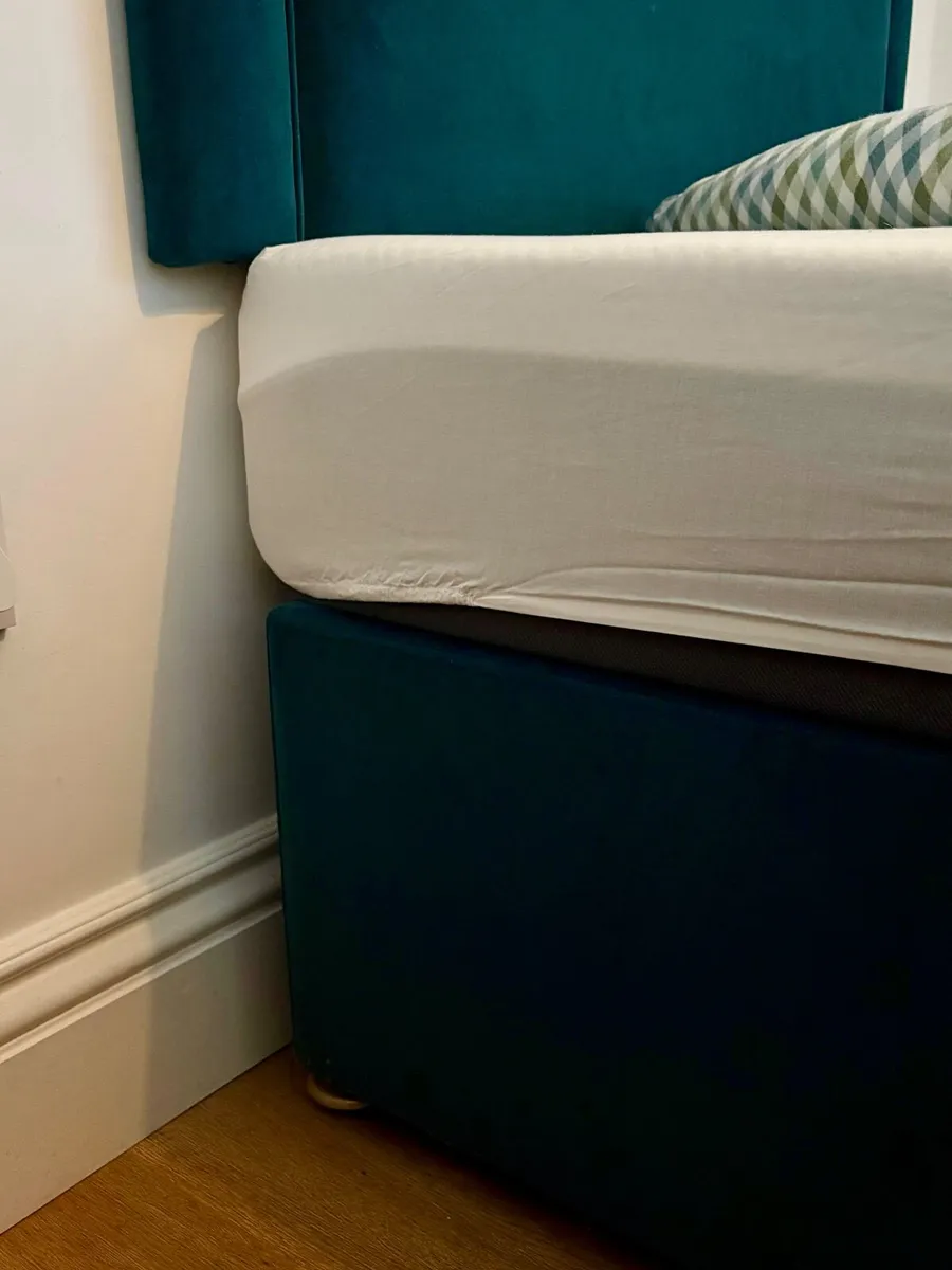 Headboard with matching divan and mattress - Image 3