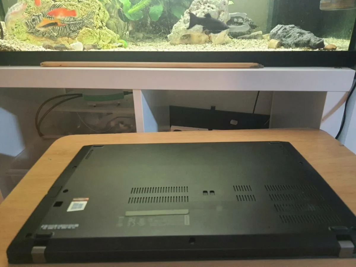 Lenovo T480s i7 8th gen 16/256gb ssd - Image 3