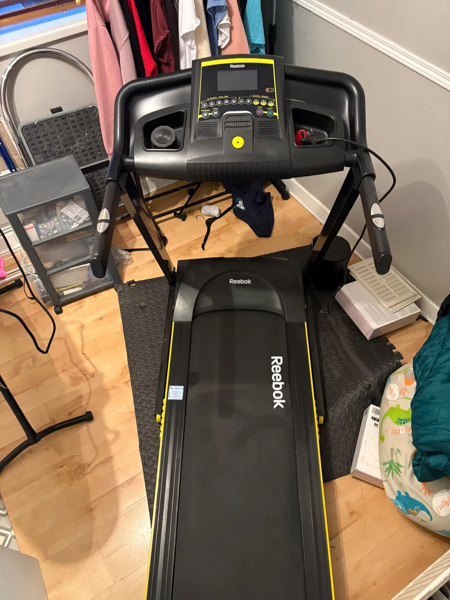 Reebok GT30 Treadmill - Image 3