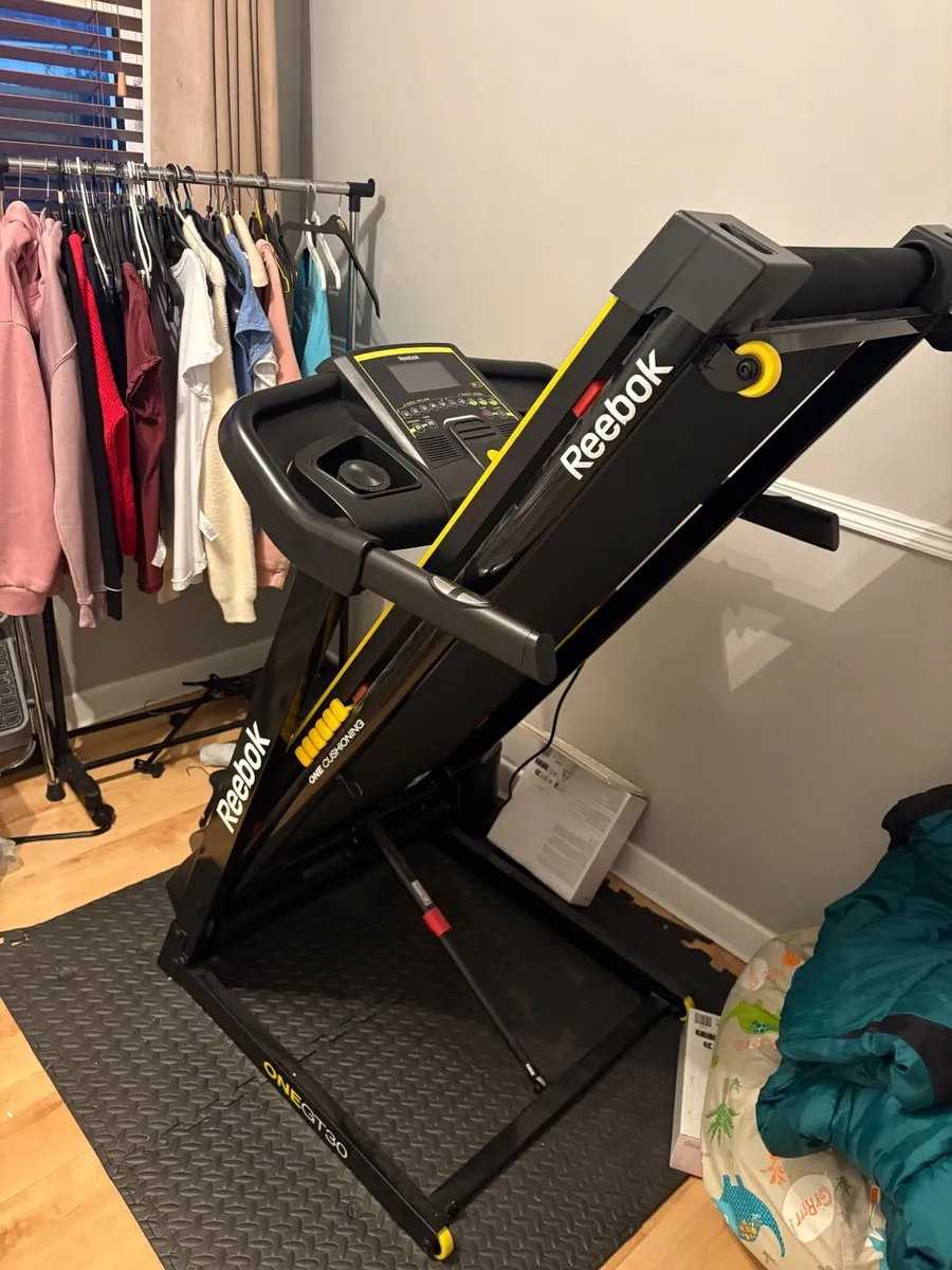 Reebok GT30 Treadmill - Image 4