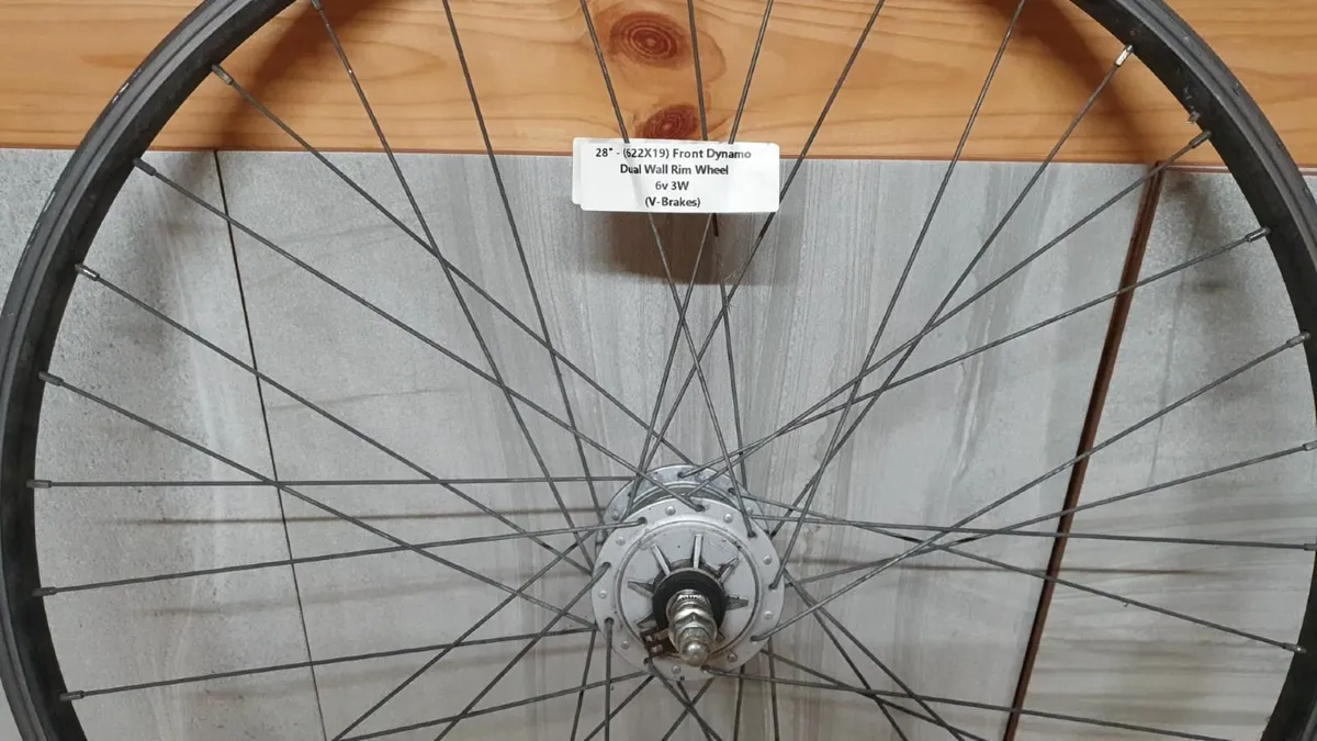 Wheel Front 28" Dynamo - Image 3
