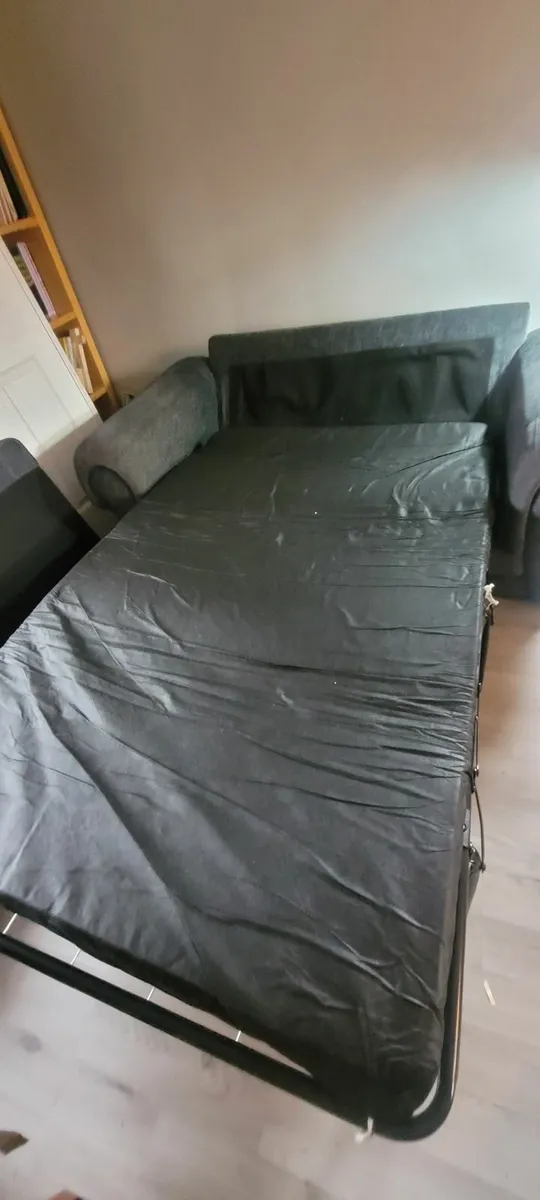 2 seater sofa bed - Image 2