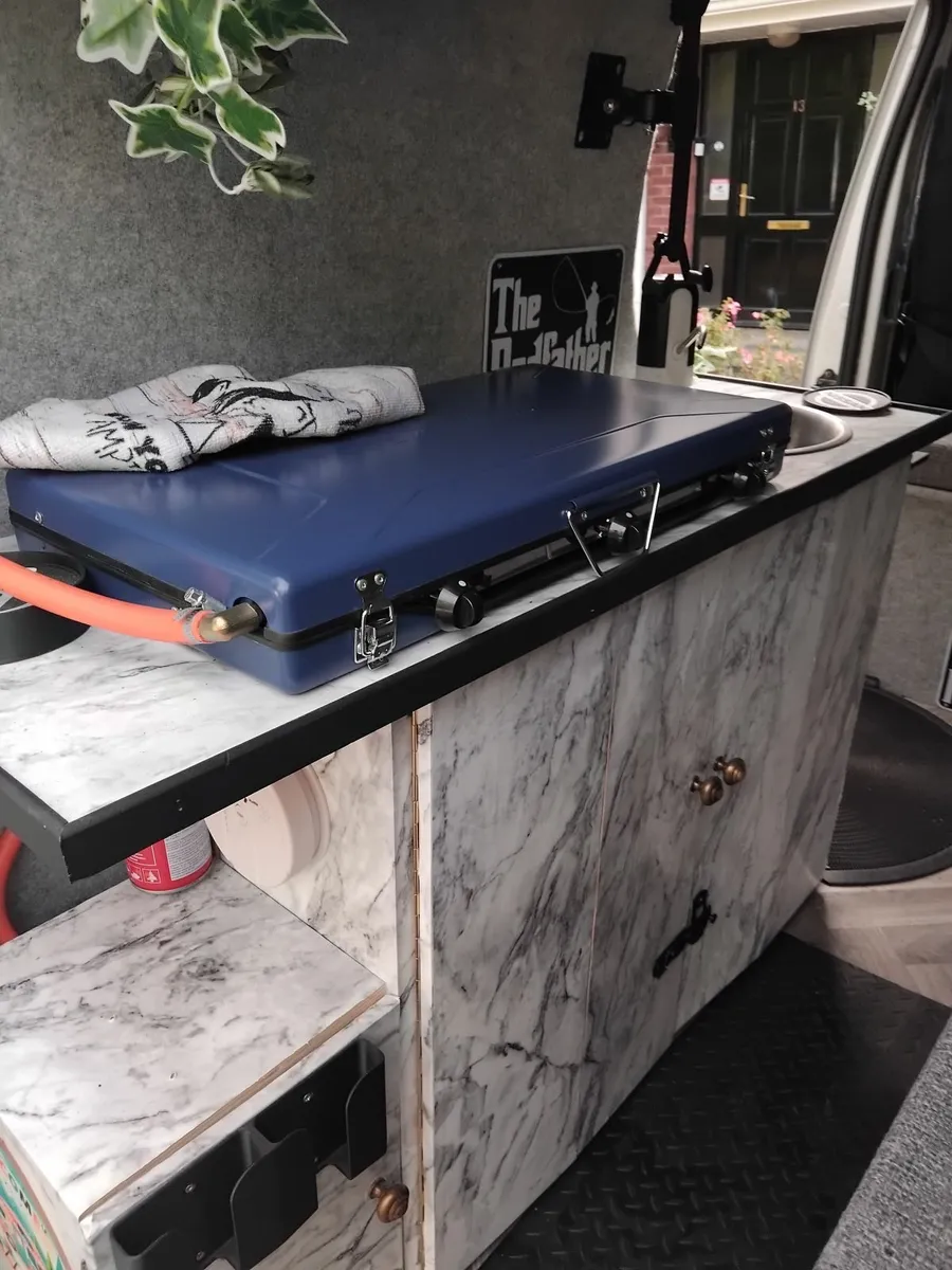 Camper van - Image 2