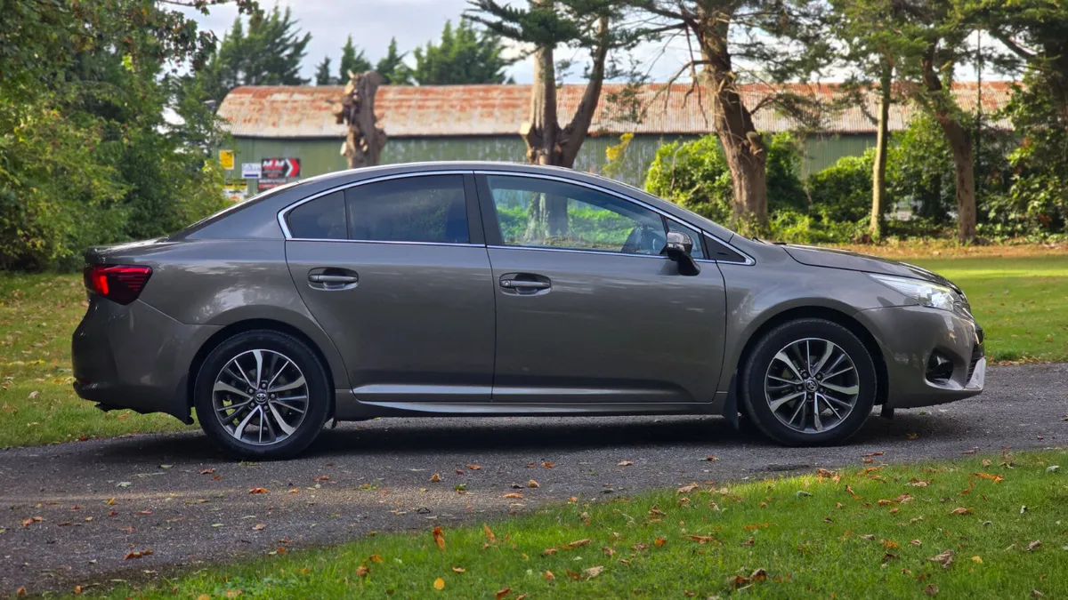2017 Toyota Avensis 1.6 D4D SOL High Spec - Image 3