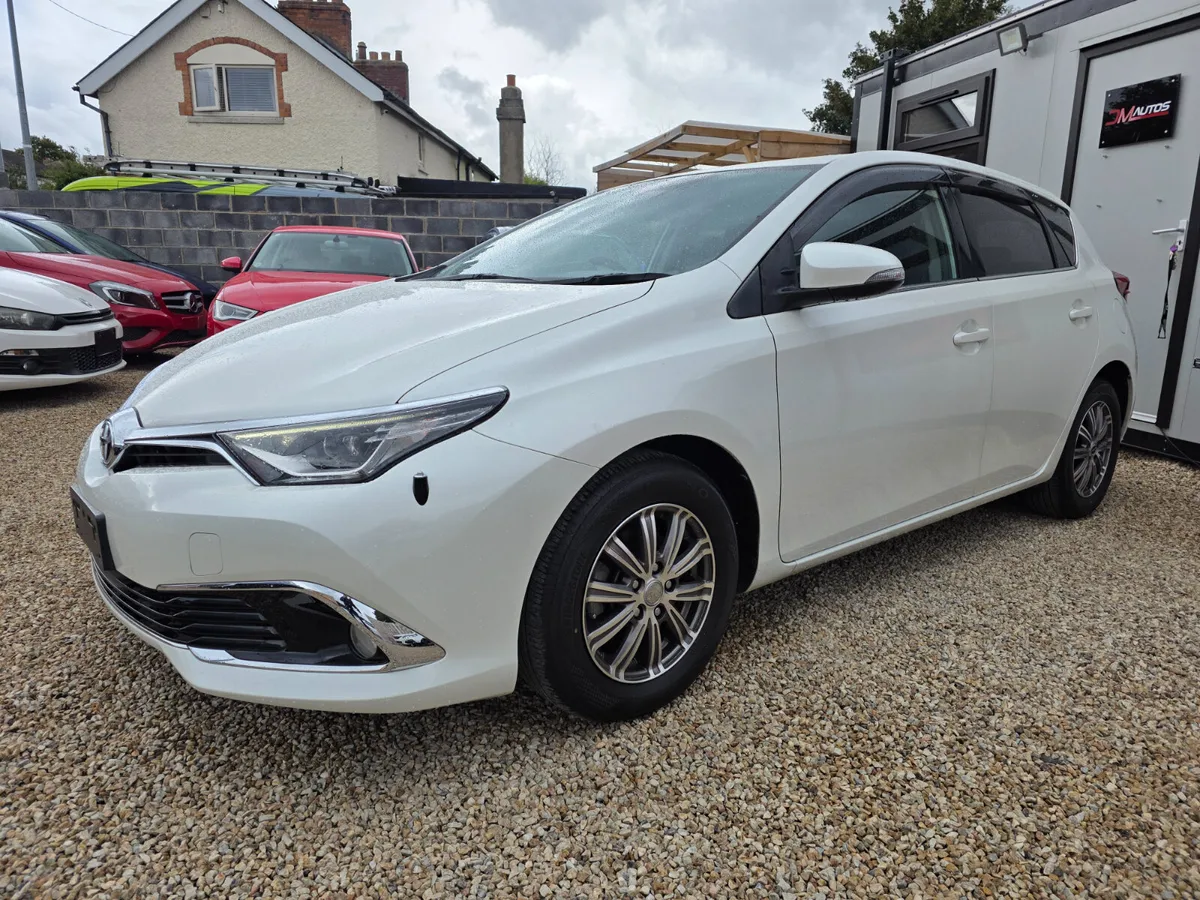 Toyota Auris 1.5 Automatic - Image 2