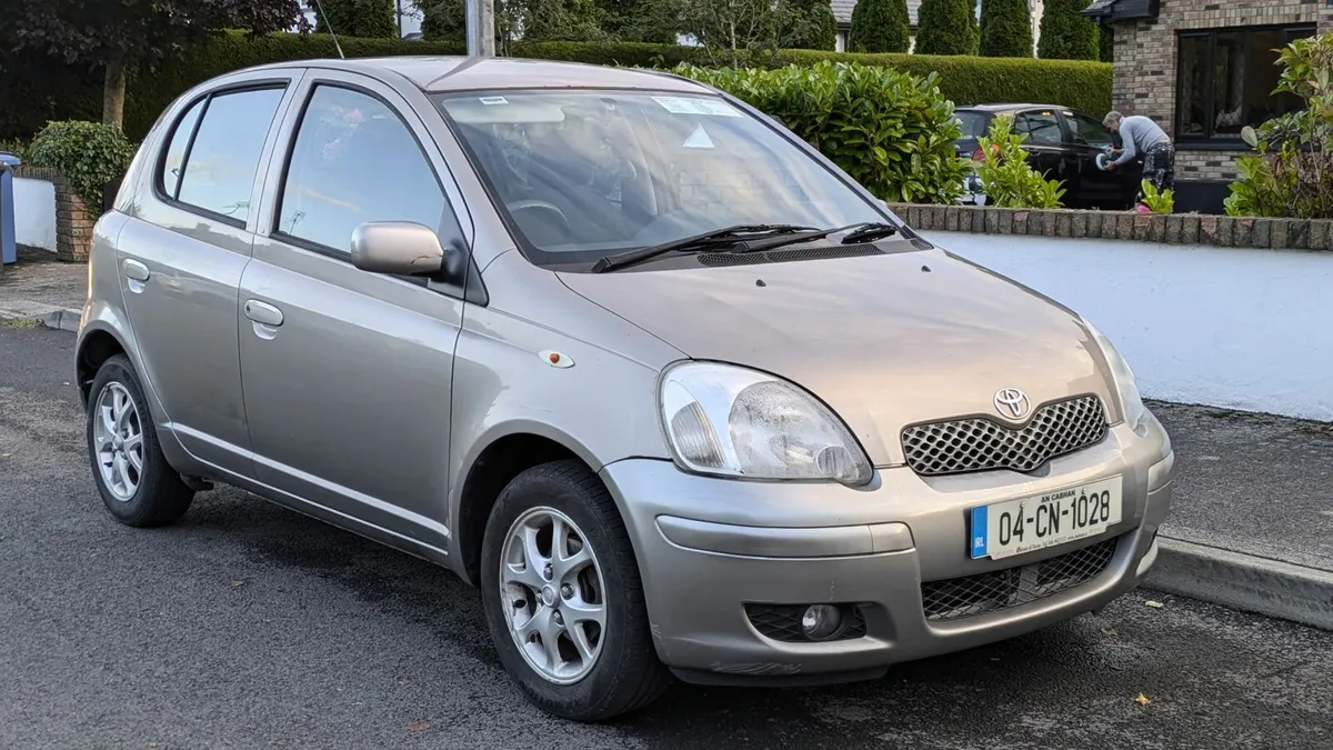Automatic Toyota Yaris. Fresh NCT 06/2026 - Image 1