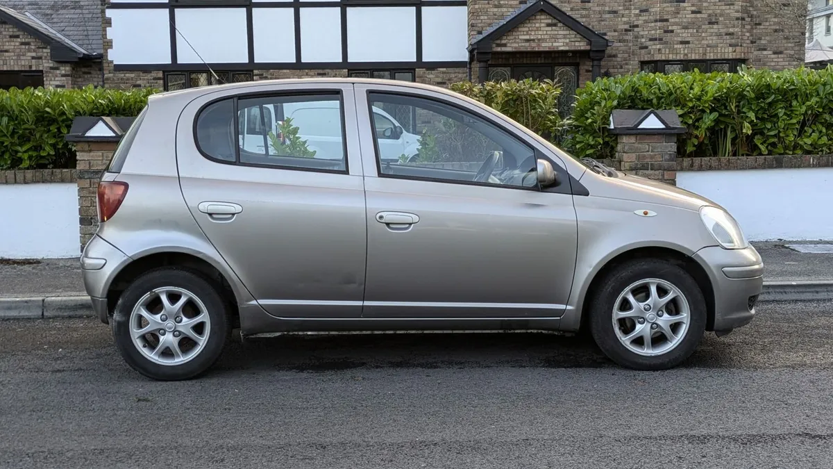 Automatic Toyota Yaris. Fresh NCT 06/2026 - Image 2