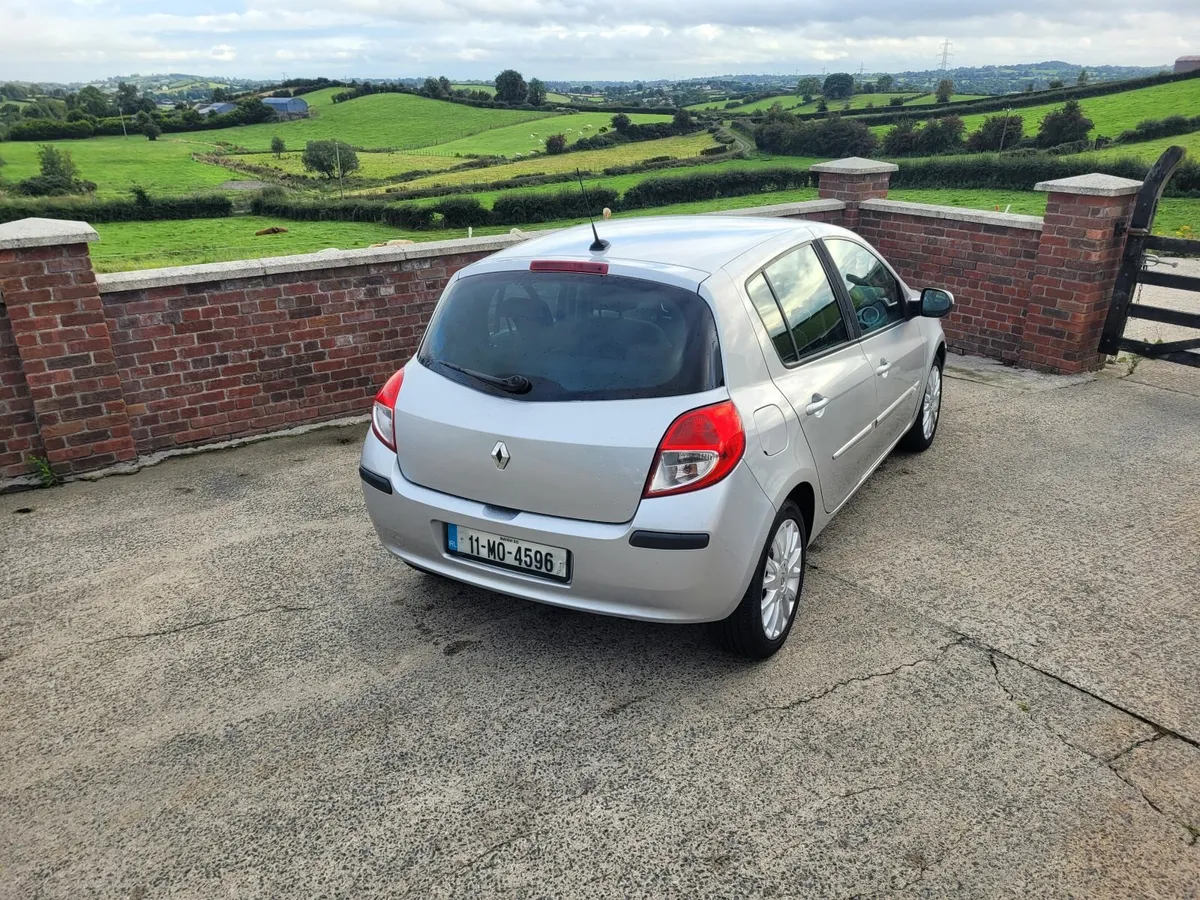 Renault Clio 2011 €2800 Read the ADD - Image 3