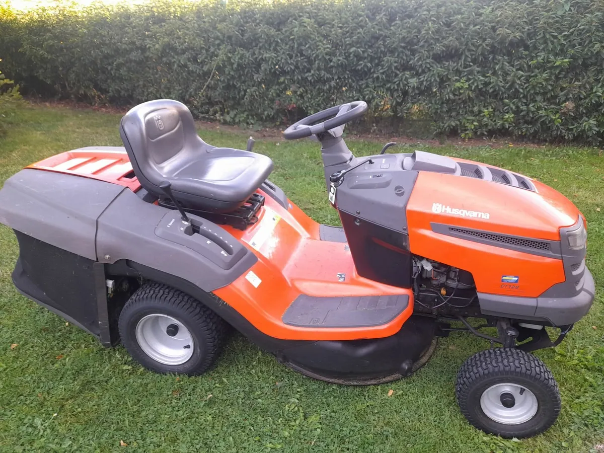 Ride on lawnmower - Image 1