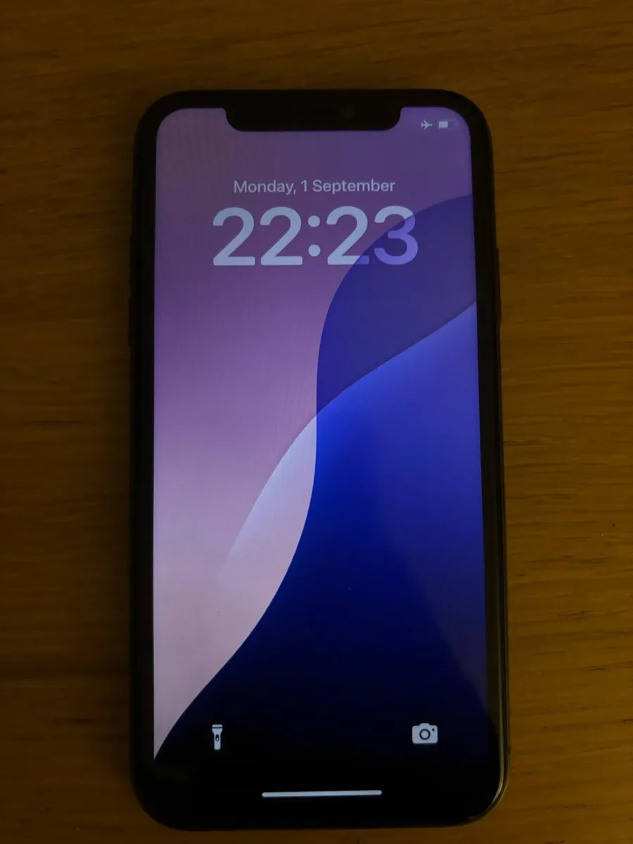 iPhone 11 - Image 1