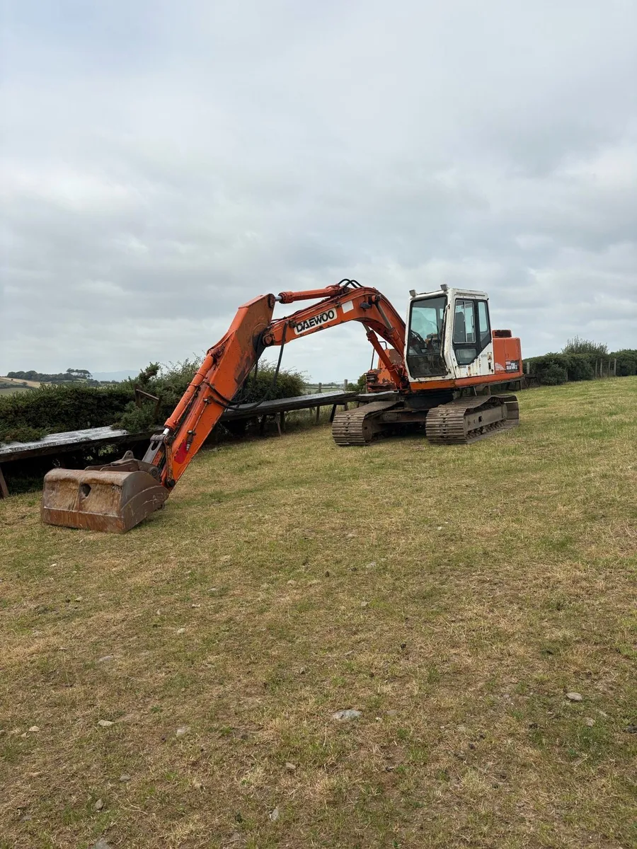 Deawoo 13 ton digger - Image 1