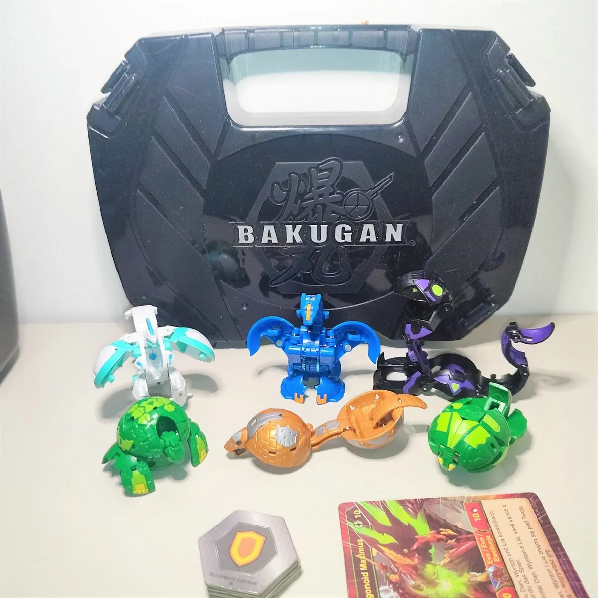 Bakugan Black carry case and 6 Figures plus cards - Image 1