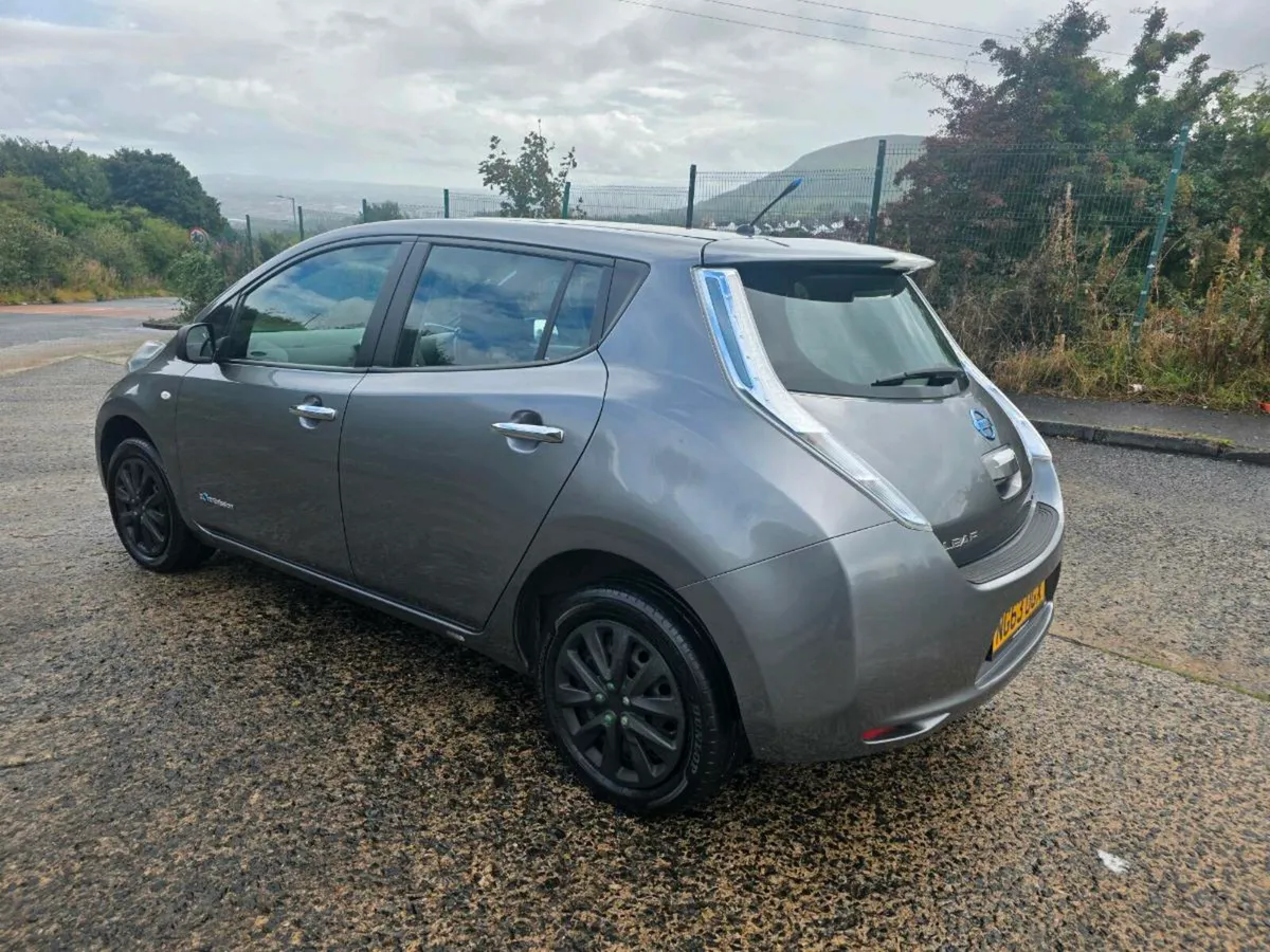 Nissan leaf - Image 4