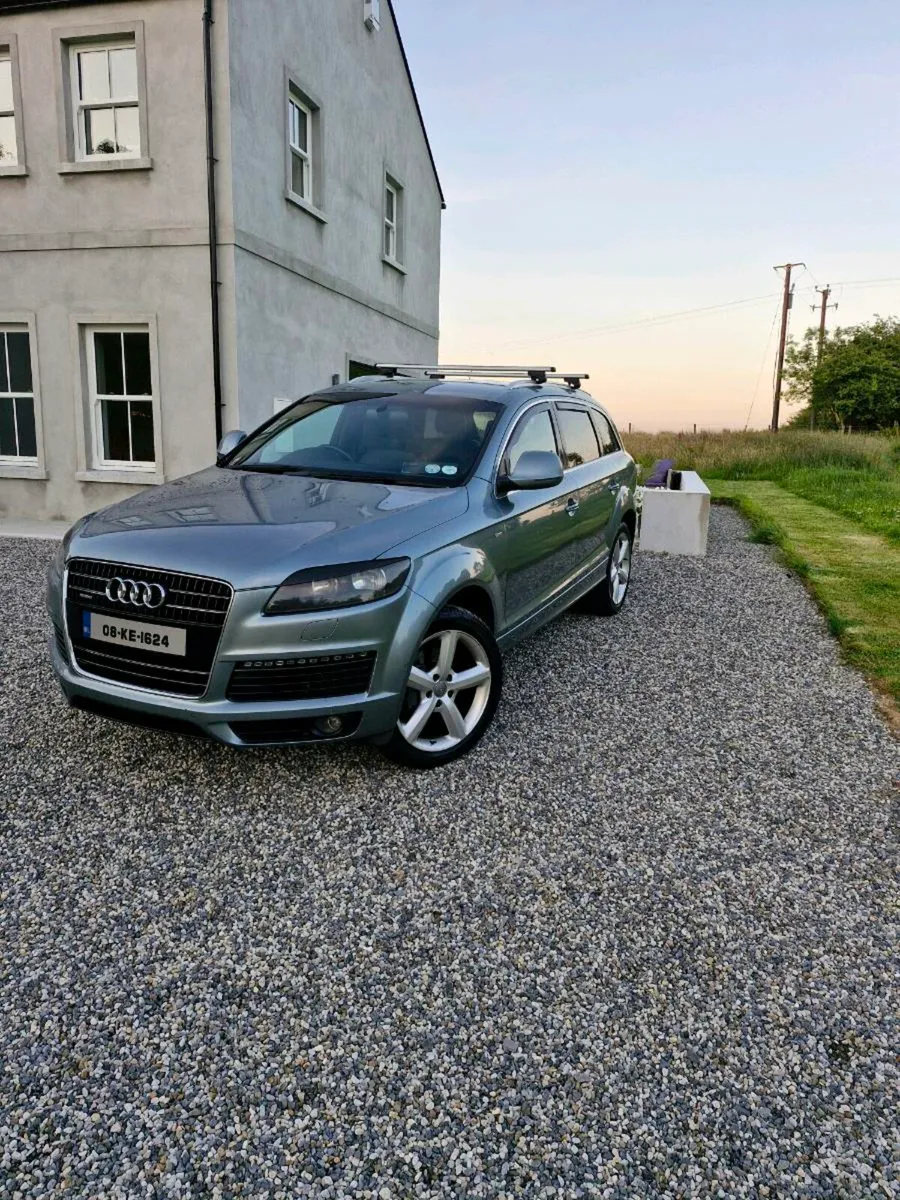 Audi q7 Crew Cab - Image 1