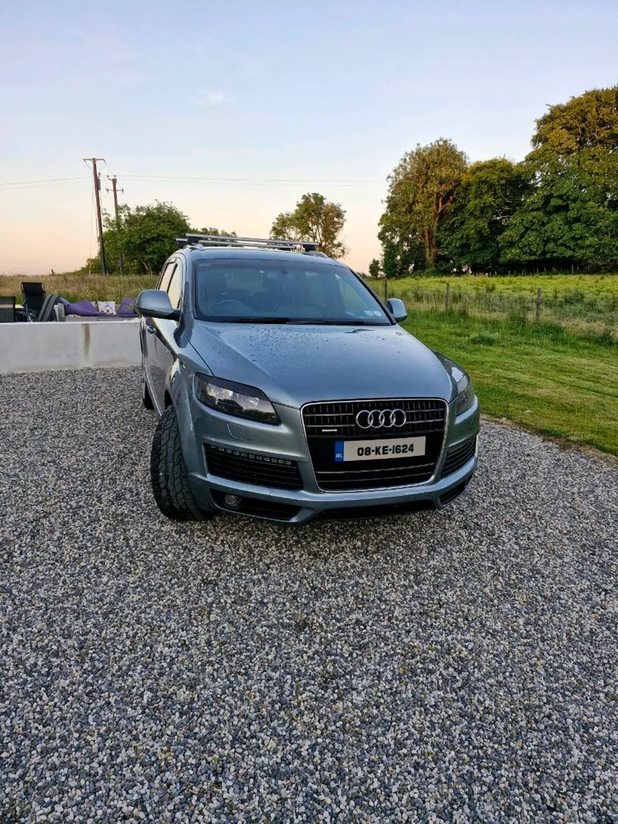 Audi q7 Crew Cab - Image 2