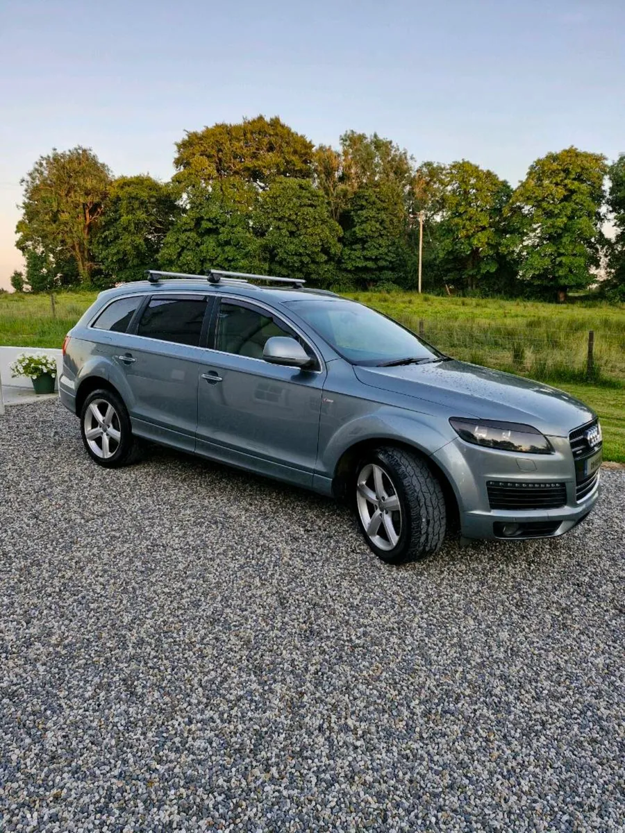 Audi q7 Crew Cab - Image 3
