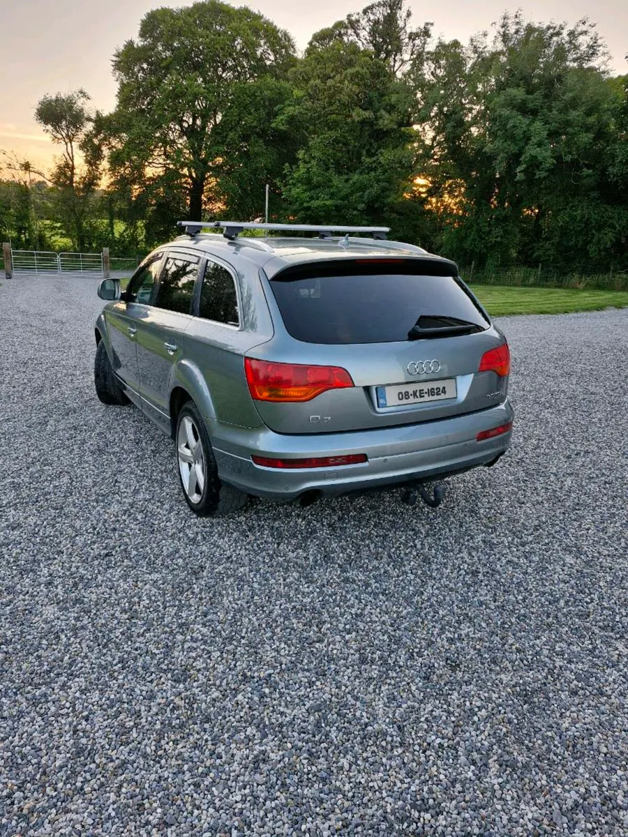 Audi q7 Crew Cab - Image 4