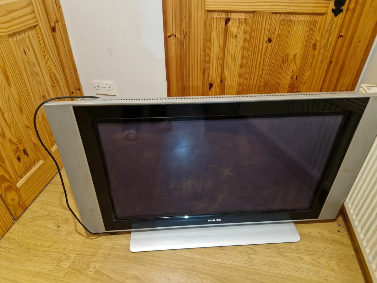 Bedroom furniture, tv,box shelfs, matching mirror - Image 1